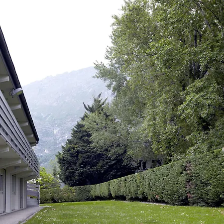 Hotel Campanile Grenoble Nord - 3*