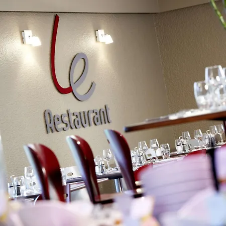 Campanile Grenoble Nord - Hotel 3*